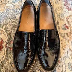 Vionic Black Loafers Slip-Ons Comfortable Elegant